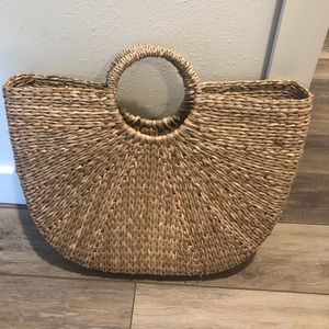 Straw hand bag